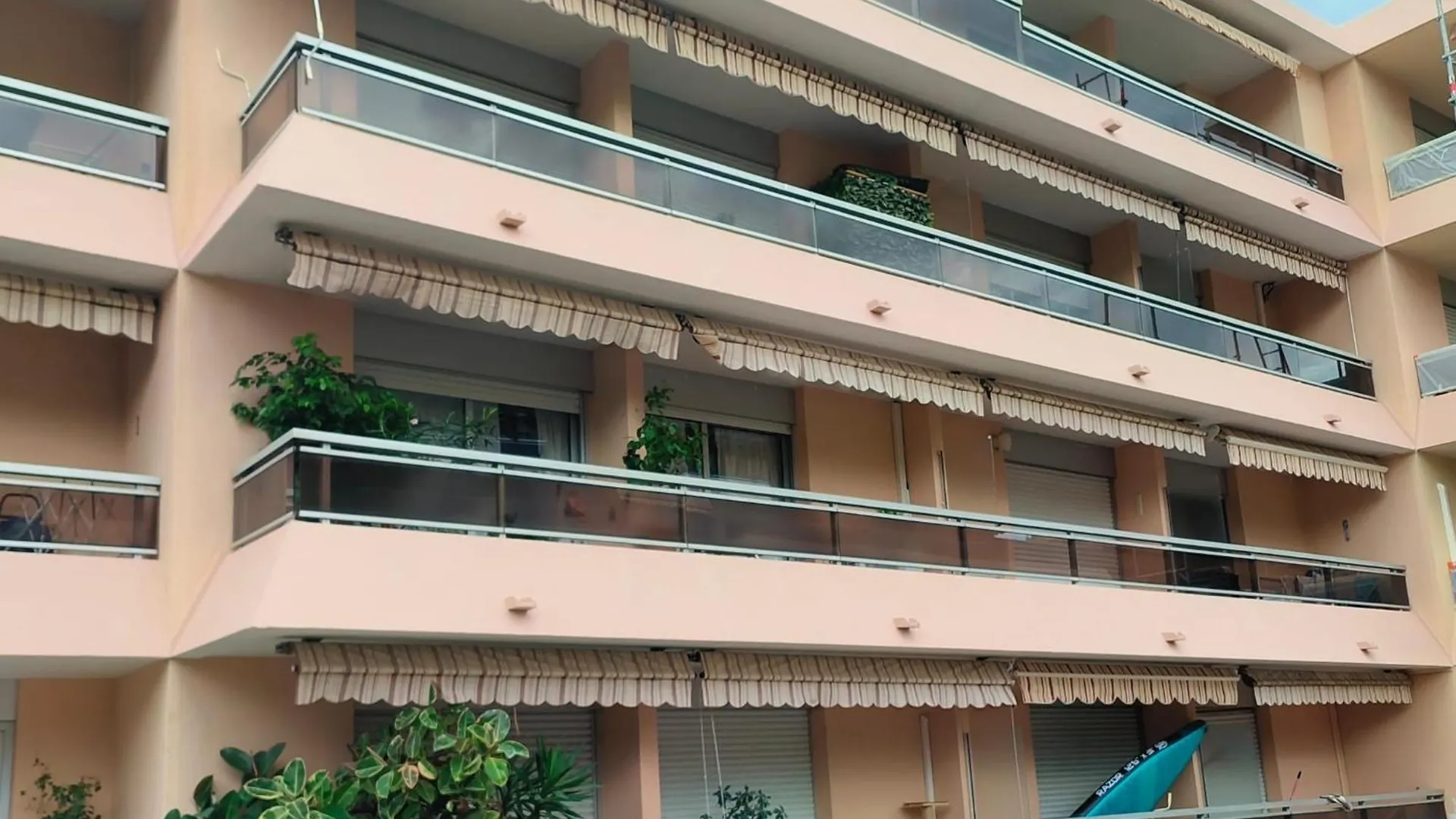 Apartamento Dolce-Vita Appart 3 Etoiles, Climatise , 50M De La Mer Et Aux Portes De Menton ,Parking Gratuit Rocabruna